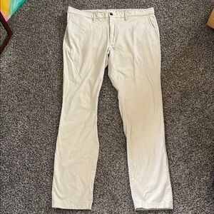 Goodfellow & Co Men's Light Khaki Chinos